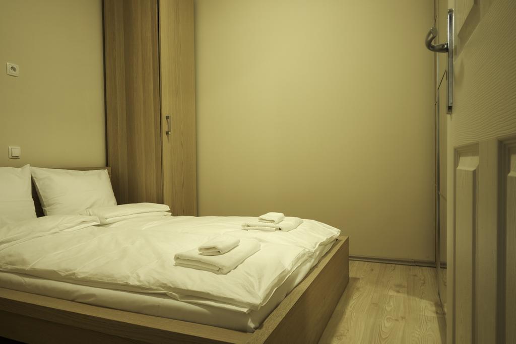 Karolyi Garden | Hostaid Apartment บูดาเปสต์ ภายนอก รูปภาพ